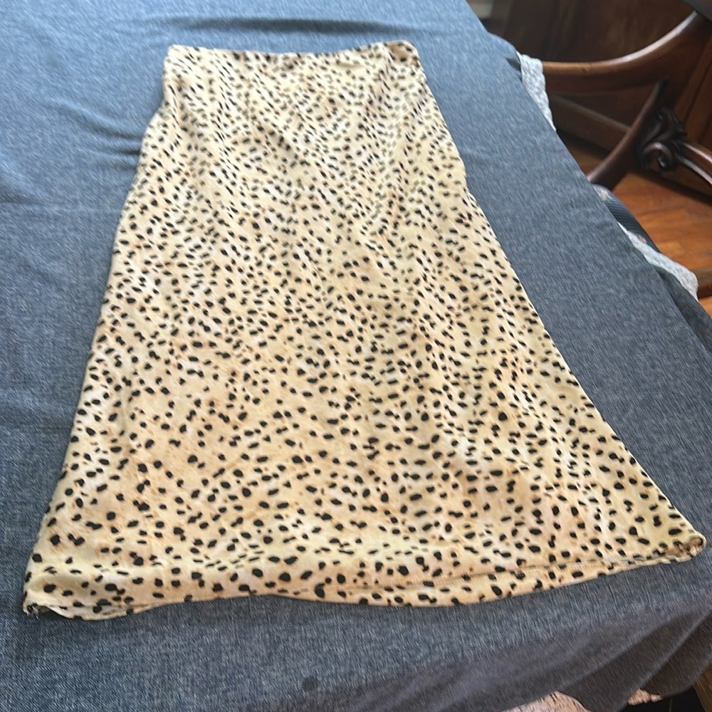 cupcakes & cashmere Beige Leopard Print Midi Skirt